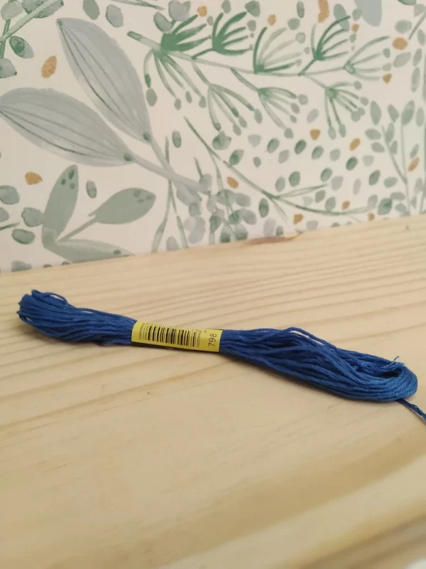 Fil en coton bleu 798