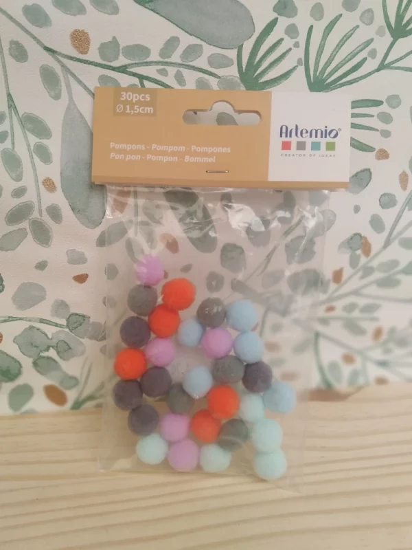 lot-pompoms-synthétque-Artémio